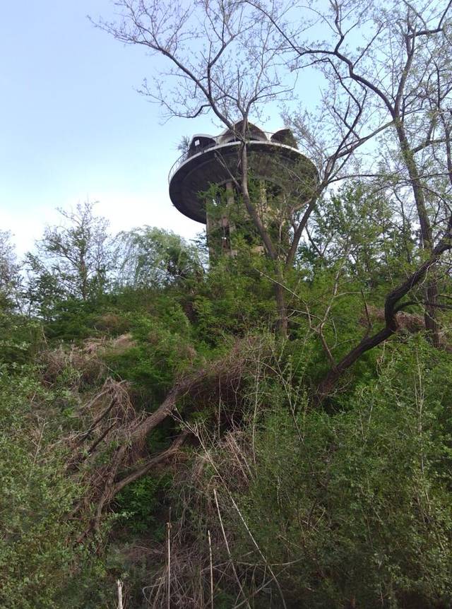 抚顺千台山,樊梨花的老地盘,现在半山崖还能看到特别的煤层