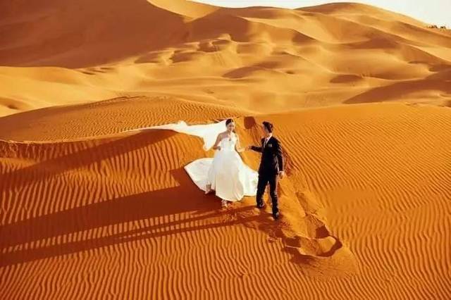 沙漠婚纱照价格_沙漠婚纱照