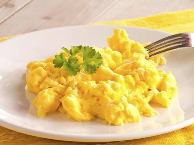 scrambled eggs 炒蛋