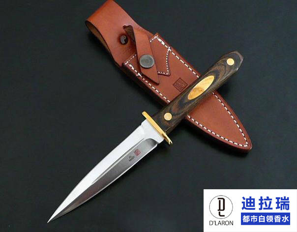 我国最出名的军用匕首当属65式伞兵刀刀,全长25.8cm,刃长15.