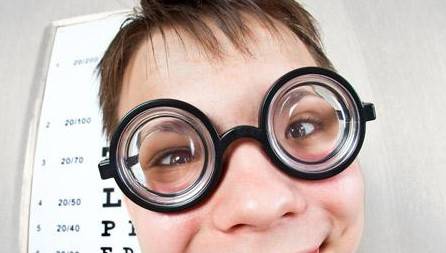 艾格眼科专家提醒,儿童病理性近视不可小觑 