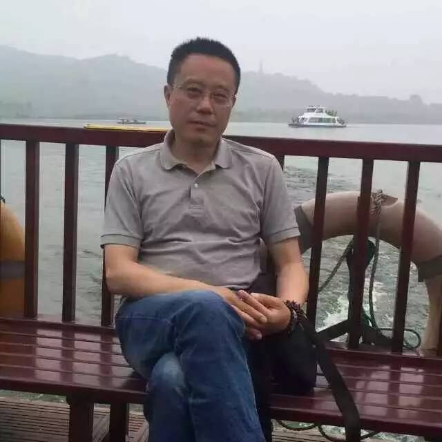 黄勇:南京导游考试评委组成员,南京市优秀导游员,华东资深导游,擅长