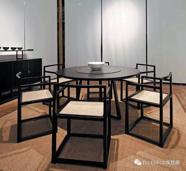 万物系列圆餐桌- 曲美家具 www.qumei.com