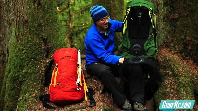 去爬山怎么穿搭夏_穿瑜伽裤爬山(3)