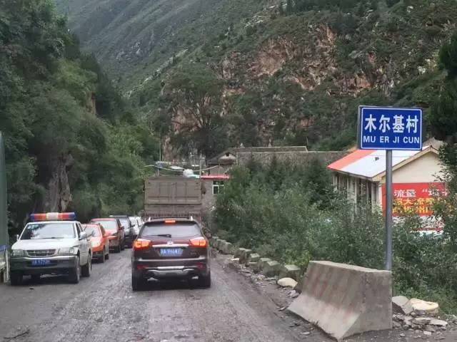 马尔康市白湾乡热足村水到灌淹没道路恢复通车