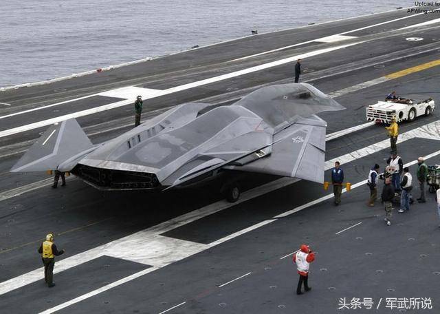 电影《绝密飞行》中的科幻战机会f/a-37"禽爪"是美国海军的下一代战斗