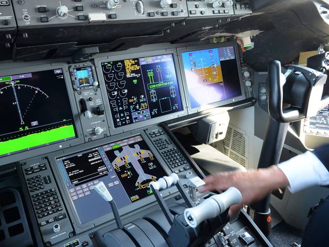 波音787-10梦想飞机的试验飞机座舱视角.