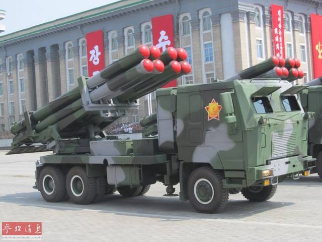 图为手持朝鲜国产98式突击步枪(配备100发滚筒弹匣)的人民军特种部队