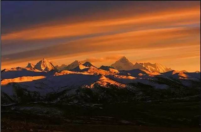 猴年转山"中的山指的就是扎日神山,十二年一次的朝圣之旅.