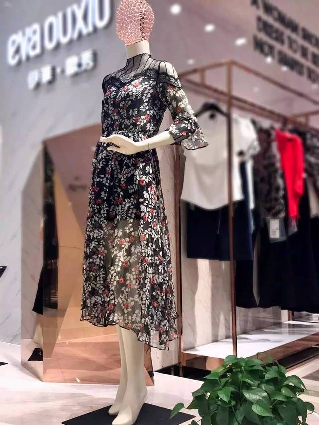 卡莉朵拉,礼服式连衣裙,上半身亚麻材质更有型,裙摆100%桑蚕色更