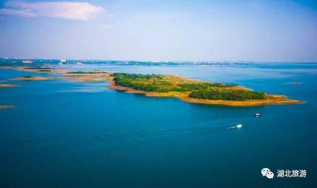 漳河风景区位于荆门,宜昌,襄阳三市交界处,是国家4a级景区,景区因漳河