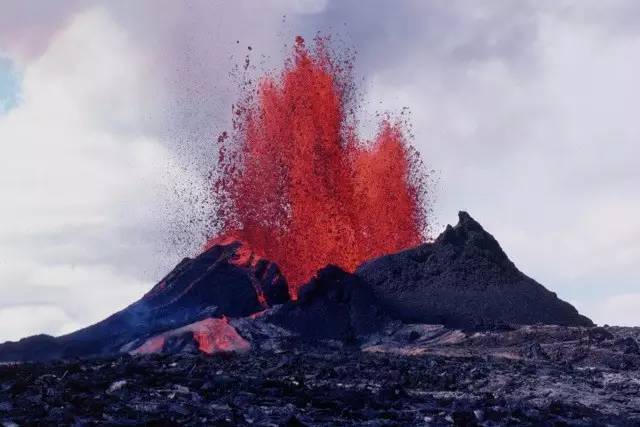 【惊世奇观】美国夏威夷基拉韦厄火山爆发场景(视频)