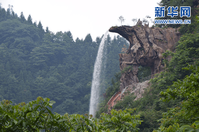 邛崃市南宝山旅游区开园带动周边乡镇经济发展