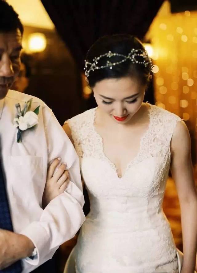 上海新娘婚纱摄影_新娘婚纱图片(3)