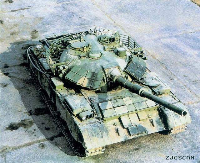 我军装备的59d/d1主战坦克,还是有很重的五对轮风格.