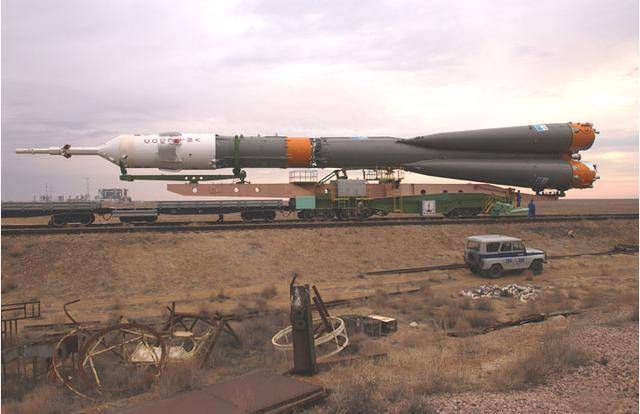 r7导弹后来还是干回了本职工作:发射卫星或者飞船的火箭
