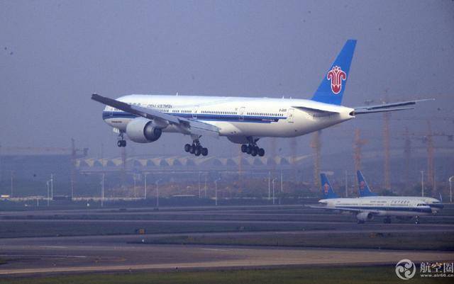 一名旅客突发心脏病 美国飞广州航班半夜紧急