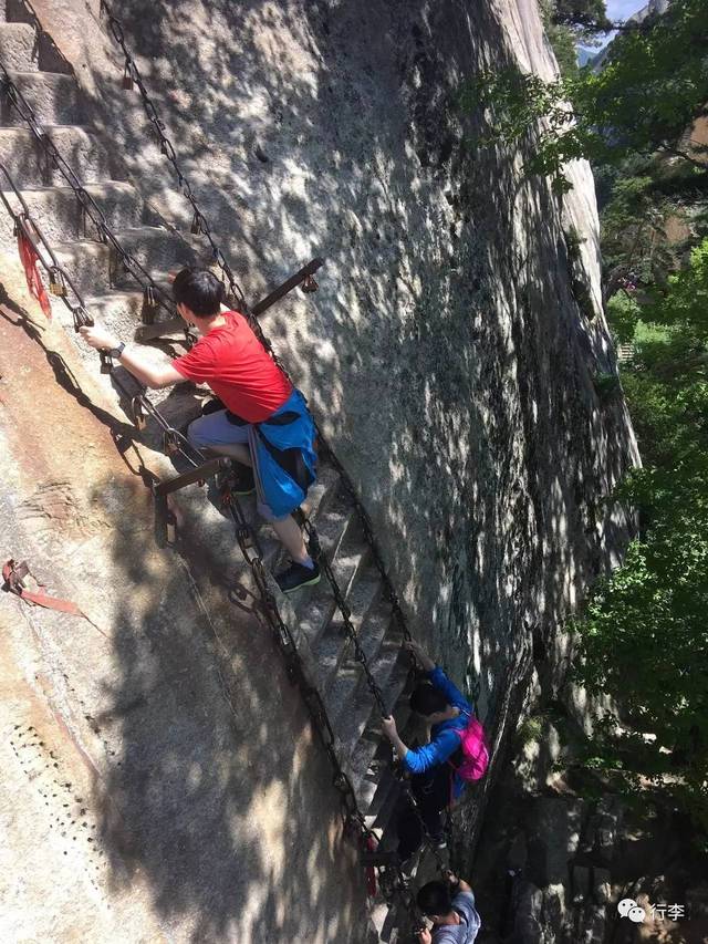 行李|鱼山饭宽:从未想过去黄山,这故事读到一半就订了