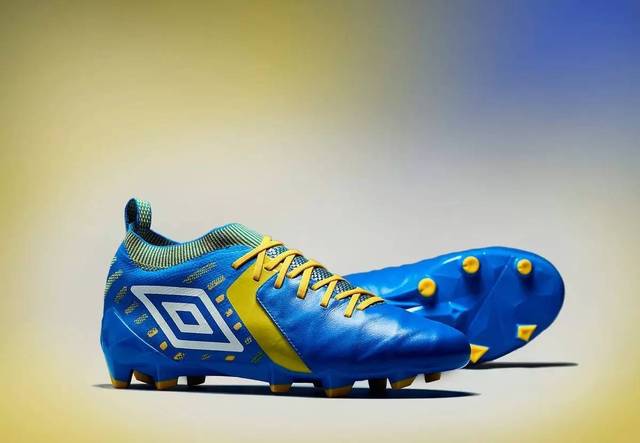 全新medusae ii elite足球鞋标志着medusae系列继续向前迈进,通过不断