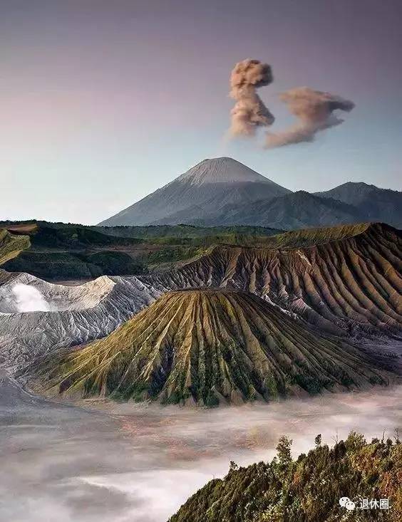 4,印度尼西亚,赛美鲁火山,16公里宽的火山口.