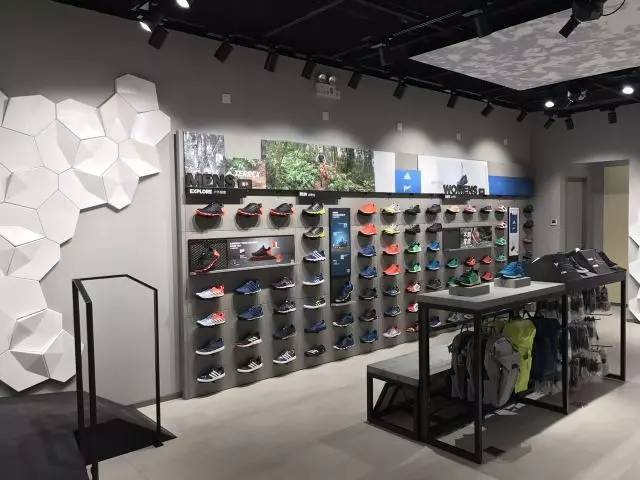 5折  参与店铺: 海淀华润五彩城adidas店 部分商品 600减100  参与