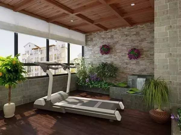 对于大户型的房子,阳台的空间也很大,直接设计成家里的健身区.