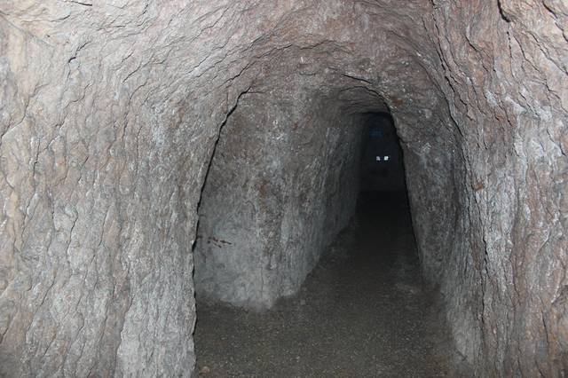 今天,就让我们带着这份惊叹与感动,去冀南见证山底抗日地道遗址的 "