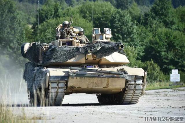 m1a2喷吐烈焰 美军重装部队加快转型步伐