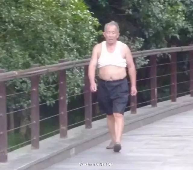 型男| 夏天就快过完了,你怎么还把背心穿得这么丑!