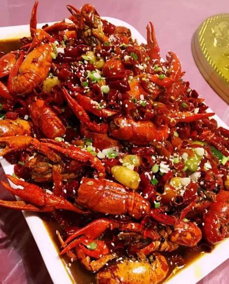 老板说了,在辣家私厨 只做四个口味的小龙虾 北京簋街麻辣小龙虾,江苏
