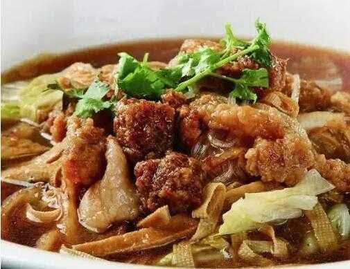 山西娄烦乃至吕梁地区的一道著名的汉族小吃,跟榆林大烩菜有相似之处