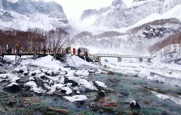 深度游|长白山北坡 魔界 雪山飞湖 奶头山 红旗村两日游,特价370元!