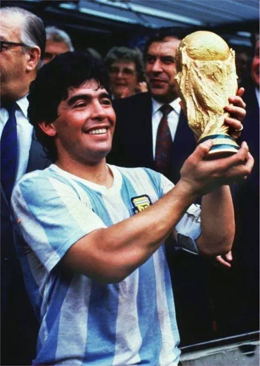 1986年,世界杯上演马拉多纳上帝之手