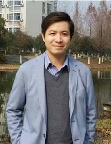 马鑫,江南大学药学院教授,教育部"长江学者"青年学者.