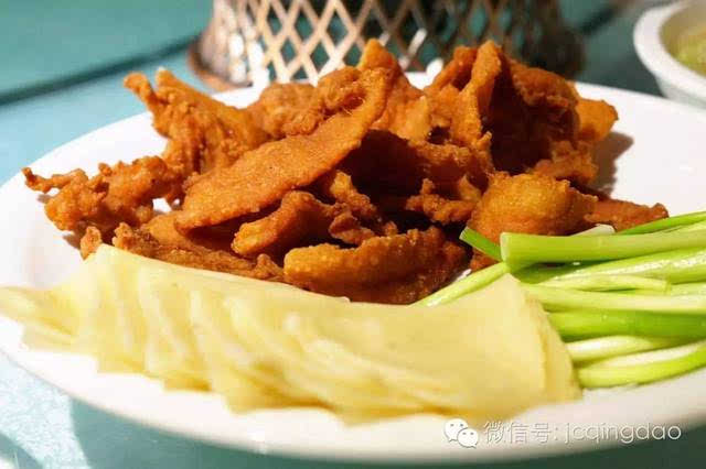 千层飘香肉.青岛风味炸五花肉,加小葱带小饼,香而不腻.