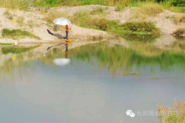 鲫鱼,鲤鱼喜欢这种地形; 6, 主河道旁的水湾处;鱼道所在; 7, 山脚的凸