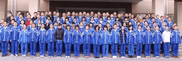 北京各大中小学校服对比照:有木有你的菜