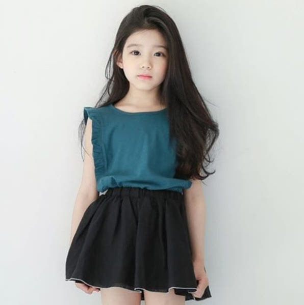 韩国8岁女孩被称最美女童,看到她妈的样子你才是惊呆了