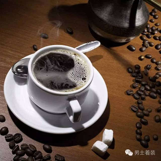 espresso有几种变奏,两份espresso叫doppio,萃取时间更短的叫