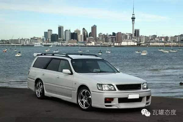 经过一番费劲的沟通 克隆人道出了实情 nissan stagea 一款日产的旅行