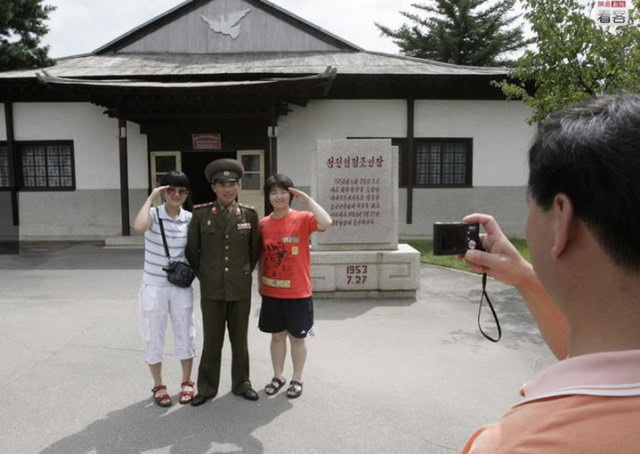 实拍:在朝鲜的中国游客,个个脸上都充满了优越感