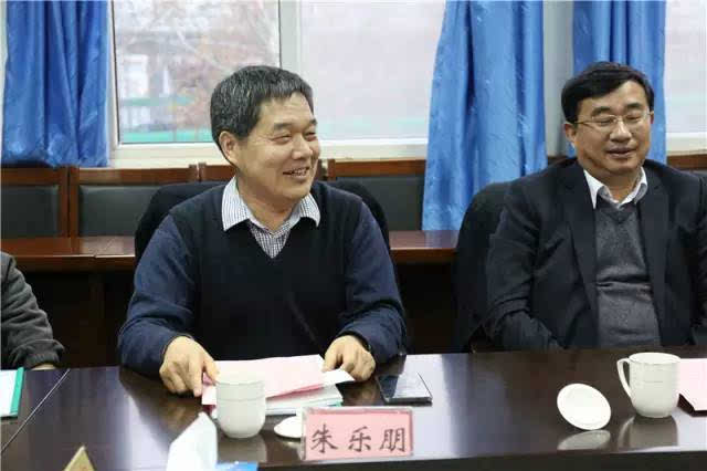 授牌仪式上,原山东省教育厅副巡视员,山东省教育书法家协会副主席王积