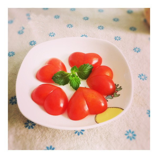 西餐摆盘,5秒钟把小番茄切成小爱心