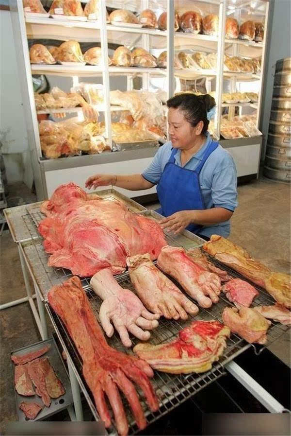 奇闻!这家面包店售卖人肉面包,敢看吗