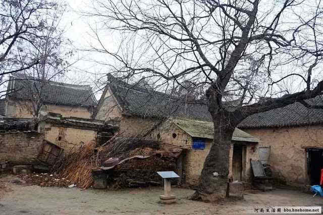 "临沣寨"坐落在郏县堂街镇朱洼村"临沣寨"建成,与明朝万历年间的建成