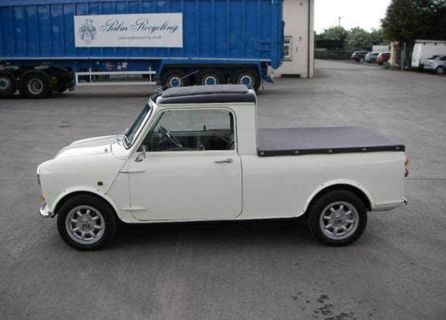 它以1977款的mini为蓝本,既拥有小型车的小巧,又能像皮卡那样装下很多
