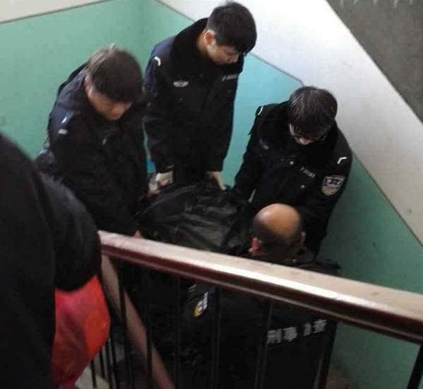 陕西19岁男孩捅死父亲后,肢解尸体藏于楼顶!