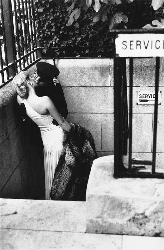 赫尔穆特·纽顿 helmut newton:maitresse et chauffeur paris 1976