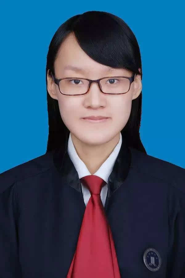 李佳佳律师,本科毕业于华北电力大学,获法学学士学位;研究生毕业于