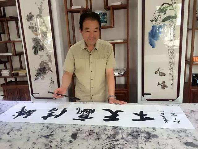 王中庆老师及其作品 无可否认,简体字为我们国家的国民识字教育普及